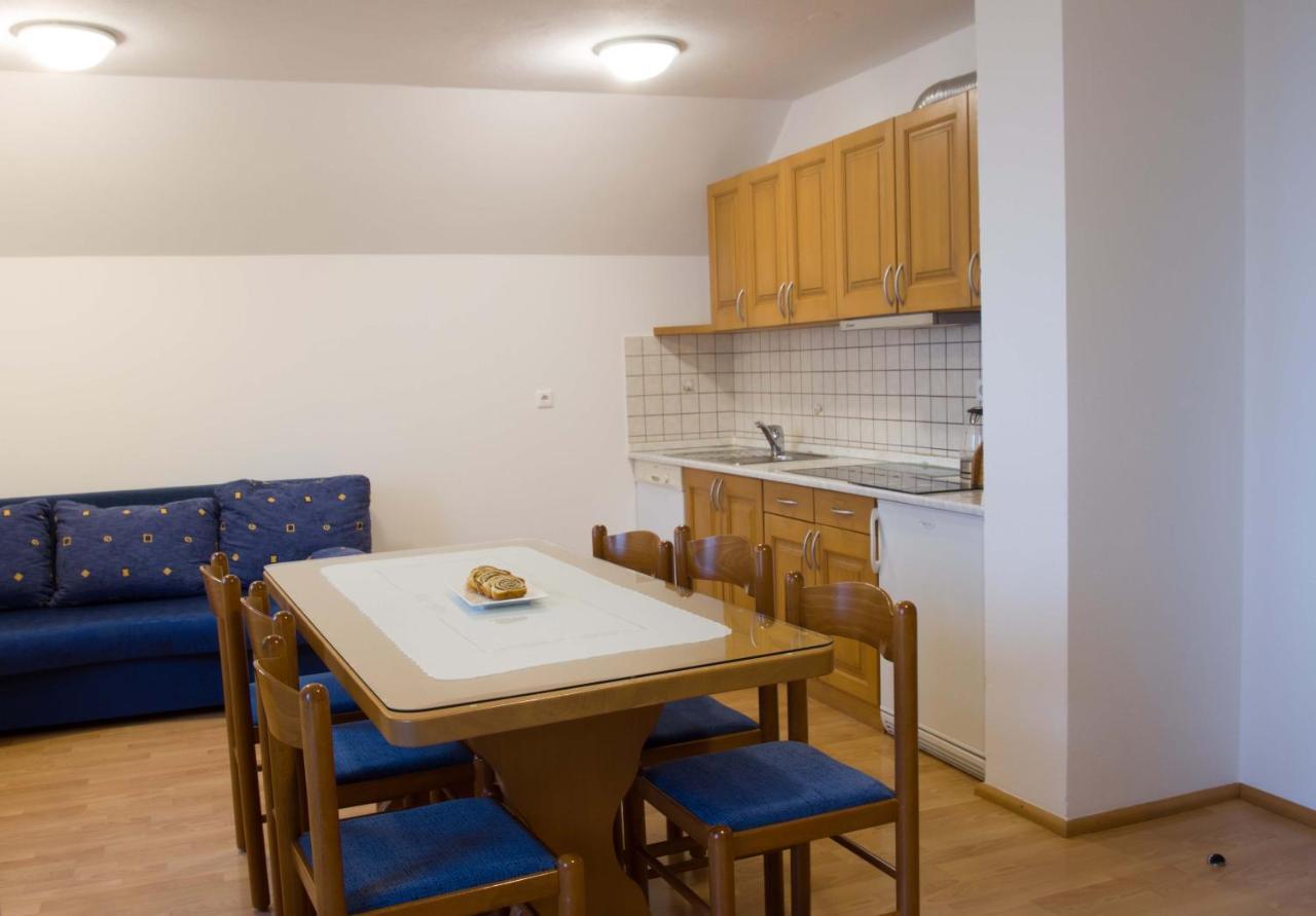 Apartments Pri Marjetki Cerkno Luaran gambar
