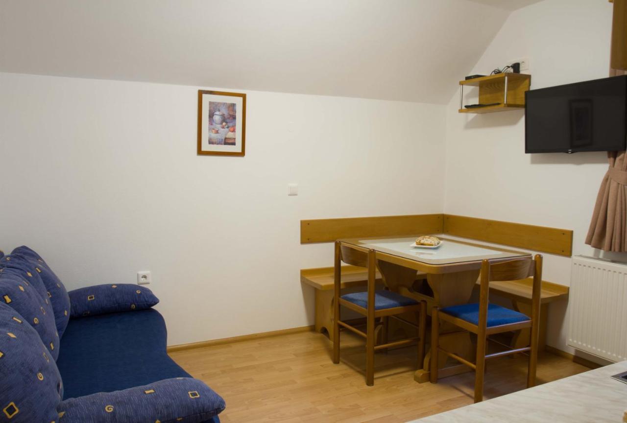 Apartments Pri Marjetki Cerkno Luaran gambar